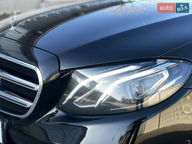 Черный Мерседес Е-Класс, объемом двигателя 1.95 л и пробегом 300 тыс. км за 22199 $, фото 11 на Automoto.ua