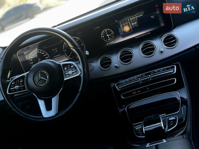 Черный Мерседес Е-Класс, объемом двигателя 1.95 л и пробегом 300 тыс. км за 22199 $, фото 29 на Automoto.ua