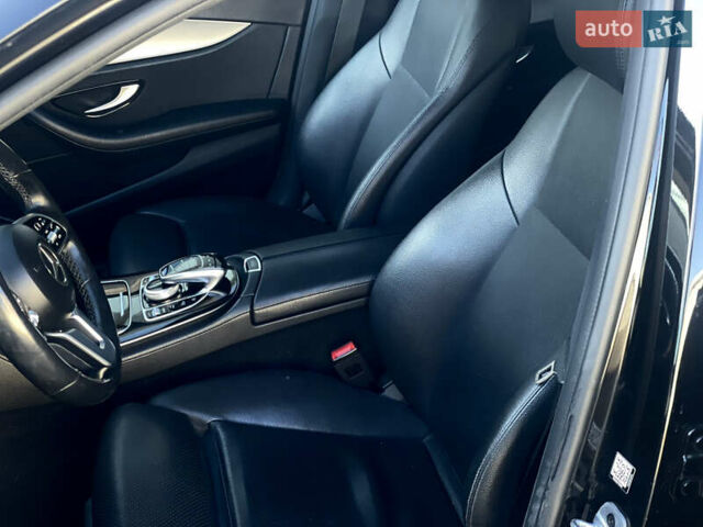 Черный Мерседес Е-Класс, объемом двигателя 1.95 л и пробегом 300 тыс. км за 22199 $, фото 39 на Automoto.ua