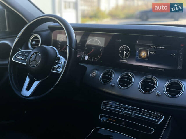 Черный Мерседес Е-Класс, объемом двигателя 1.95 л и пробегом 300 тыс. км за 22199 $, фото 26 на Automoto.ua