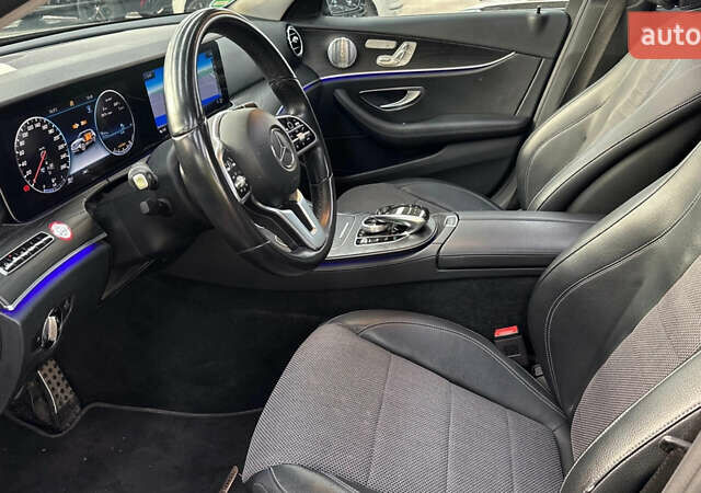 Черный Мерседес Е-Класс, объемом двигателя 2.9 л и пробегом 195 тыс. км за 37000 $, фото 10 на Automoto.ua