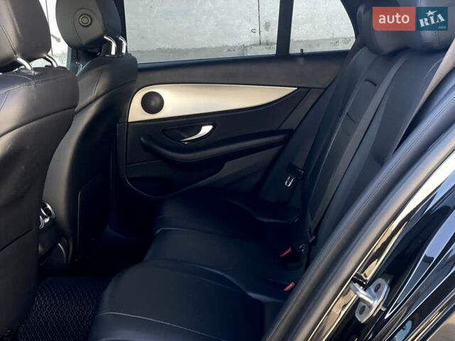 Черный Мерседес Е-Класс, объемом двигателя 1.95 л и пробегом 300 тыс. км за 22199 $, фото 42 на Automoto.ua