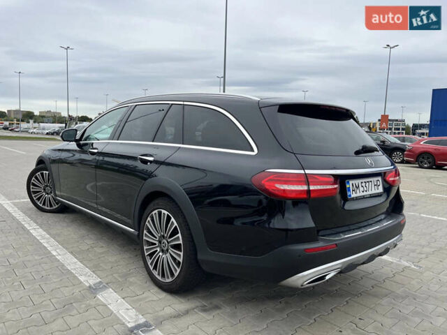 Черный Мерседес Е-Класс, объемом двигателя 2.9 л и пробегом 195 тыс. км за 37000 $, фото 4 на Automoto.ua