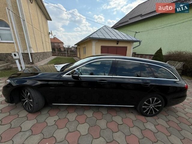 Черный Мерседес Е-Класс, объемом двигателя 1.95 л и пробегом 110 тыс. км за 32500 $, фото 2 на Automoto.ua