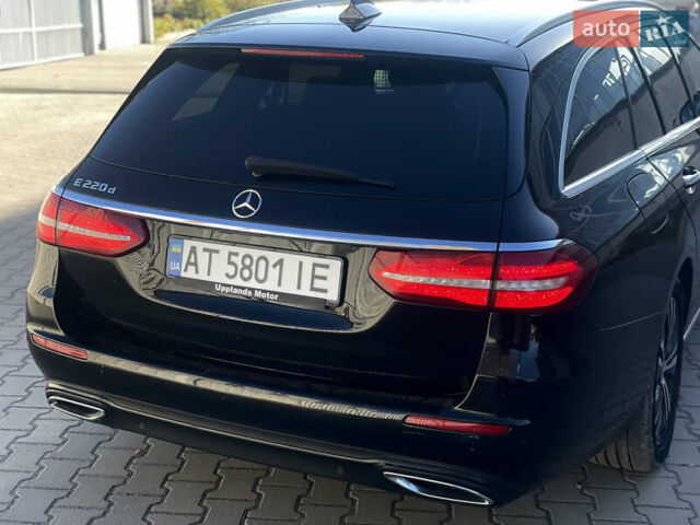 Черный Мерседес Е-Класс, объемом двигателя 1.95 л и пробегом 300 тыс. км за 22199 $, фото 18 на Automoto.ua