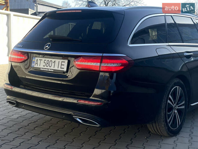 Черный Мерседес Е-Класс, объемом двигателя 1.95 л и пробегом 300 тыс. км за 22199 $, фото 17 на Automoto.ua