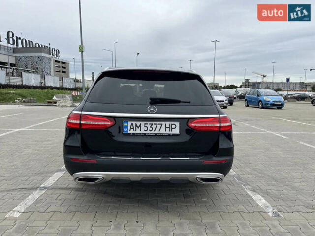 Черный Мерседес Е-Класс, объемом двигателя 2.9 л и пробегом 195 тыс. км за 37000 $, фото 5 на Automoto.ua