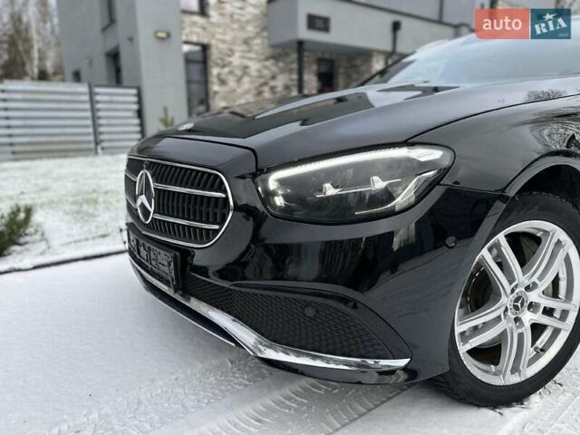 Черный Мерседес Е-Класс, объемом двигателя 1.95 л и пробегом 315 тыс. км за 43700 $, фото 2 на Automoto.ua