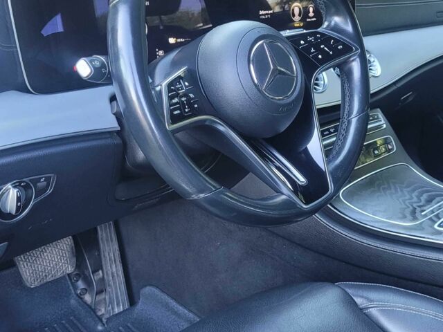 Черный Мерседес Е-Класс, объемом двигателя 2 л и пробегом 320 тыс. км за 43000 $, фото 11 на Automoto.ua