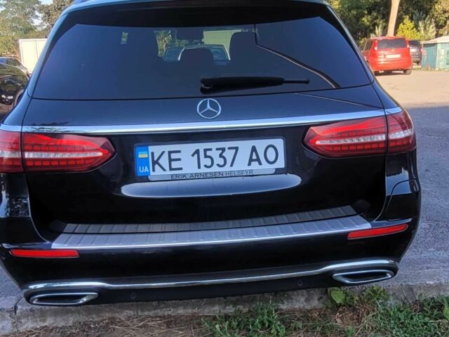 Черный Мерседес Е-Класс, объемом двигателя 2 л и пробегом 320 тыс. км за 43000 $, фото 18 на Automoto.ua