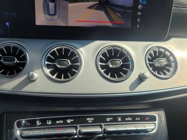 Черный Мерседес Е-Класс, объемом двигателя 2 л и пробегом 320 тыс. км за 43000 $, фото 3 на Automoto.ua