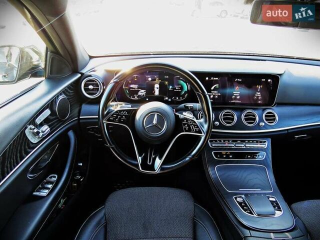 Черный Мерседес Е-Класс, объемом двигателя 1.6 л и пробегом 62 тыс. км за 36000 $, фото 30 на Automoto.ua