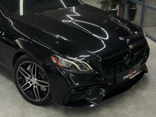 Черный Мерседес Е-Класс, объемом двигателя 3 л и пробегом 113 тыс. км за 38900 $, фото 2 на Automoto.ua