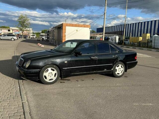 Черный Мерседес Е-Класс, объемом двигателя 2 л и пробегом 250 тыс. км за 3500 $, фото 7 на Automoto.ua