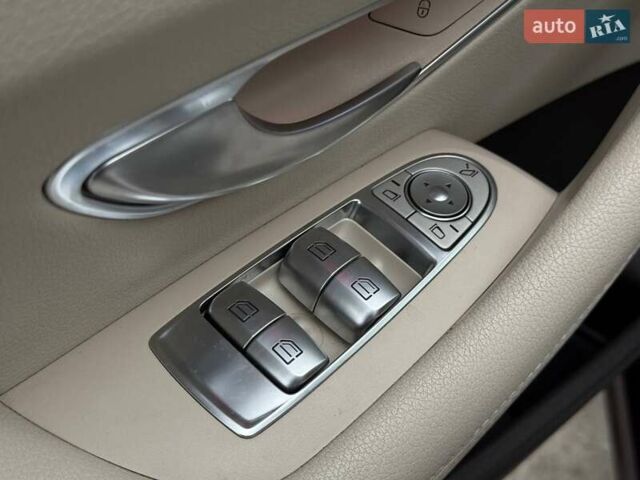 Фиолетовый Мерседес Е-Класс, объемом двигателя 3 л и пробегом 93 тыс. км за 34999 $, фото 20 на Automoto.ua