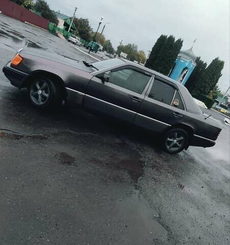 Фиолетовый Мерседес Е-Класс, объемом двигателя 2.2 л и пробегом 500 тыс. км за 2000 $, фото 1 на Automoto.ua