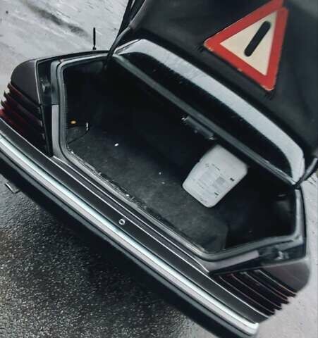 Фиолетовый Мерседес Е-Класс, объемом двигателя 2.2 л и пробегом 500 тыс. км за 2000 $, фото 9 на Automoto.ua