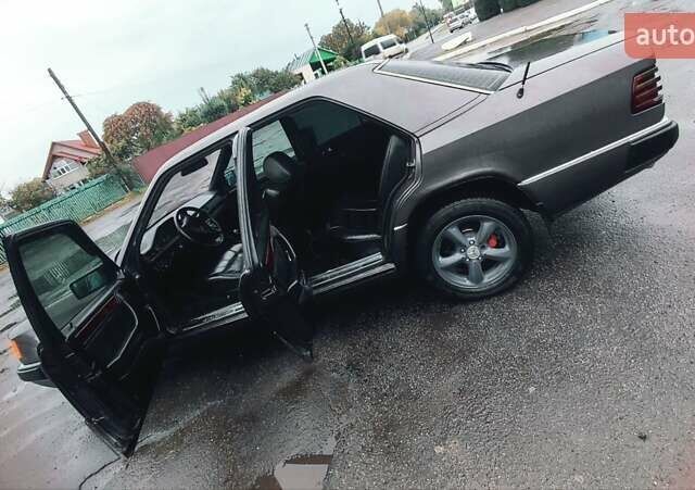 Фиолетовый Мерседес Е-Класс, объемом двигателя 2.2 л и пробегом 500 тыс. км за 2000 $, фото 7 на Automoto.ua