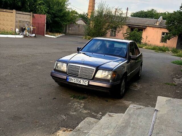 Фіолетовий Мерседес Е-Клас, об'ємом двигуна 3.2 л та пробігом 0 тис. км за 2500 $, фото 2 на Automoto.ua