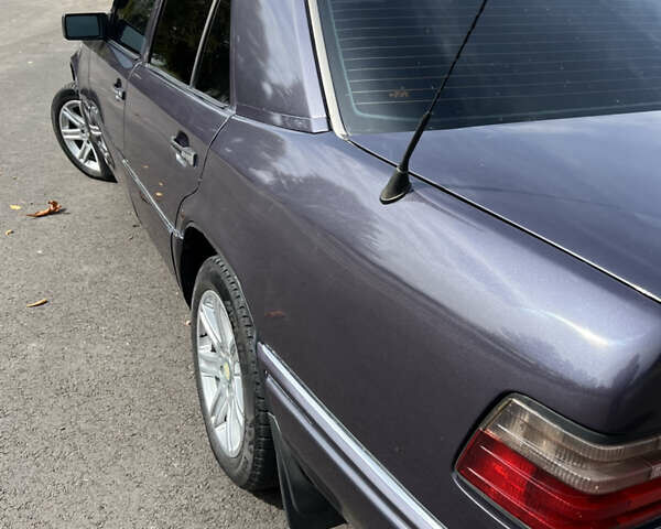 Фіолетовий Мерседес Е-Клас, об'ємом двигуна 2.5 л та пробігом 540 тис. км за 4000 $, фото 4 на Automoto.ua
