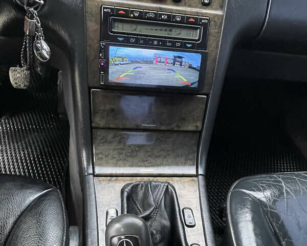 Фиолетовый Мерседес Е-Класс, объемом двигателя 2.8 л и пробегом 400 тыс. км за 2750 $, фото 16 на Automoto.ua