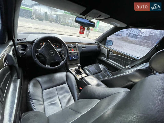 Фиолетовый Мерседес Е-Класс, объемом двигателя 2.8 л и пробегом 400 тыс. км за 2750 $, фото 10 на Automoto.ua