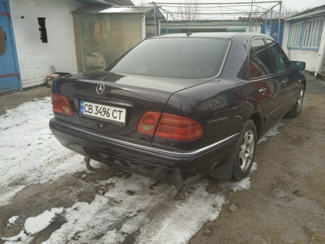 Фиолетовый Мерседес Е-Класс, объемом двигателя 2.9 л и пробегом 500 тыс. км за 5790 $, фото 2 на Automoto.ua