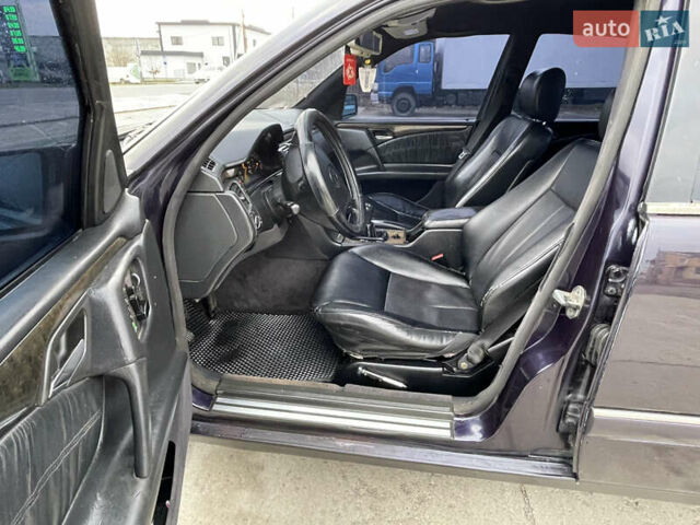 Фиолетовый Мерседес Е-Класс, объемом двигателя 2.8 л и пробегом 400 тыс. км за 2750 $, фото 11 на Automoto.ua