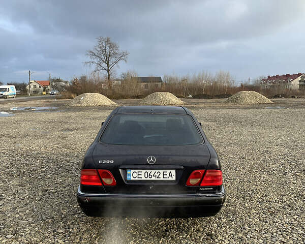 Фиолетовый Мерседес Е-Класс, объемом двигателя 2 л и пробегом 303 тыс. км за 2500 $, фото 5 на Automoto.ua