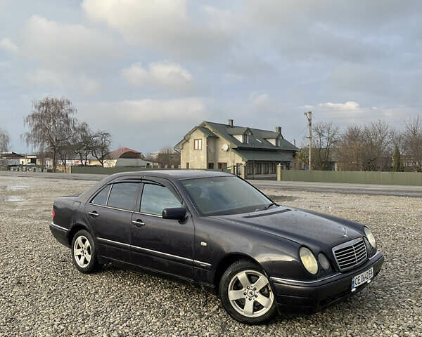 Фиолетовый Мерседес Е-Класс, объемом двигателя 2 л и пробегом 303 тыс. км за 2500 $, фото 3 на Automoto.ua