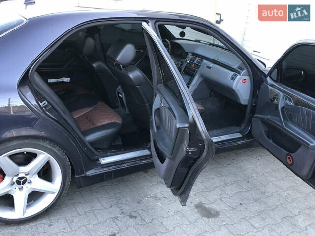 Фиолетовый Мерседес Е-Класс, объемом двигателя 4.27 л и пробегом 230 тыс. км за 4499 $, фото 2 на Automoto.ua