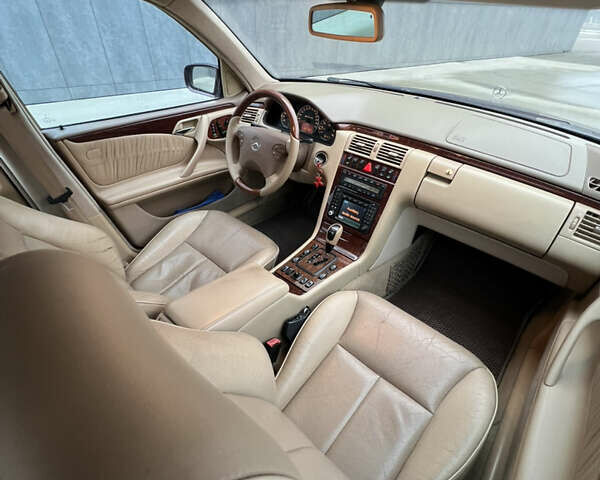 Фиолетовый Мерседес Е-Класс, объемом двигателя 4.97 л и пробегом 281 тыс. км за 7500 $, фото 27 на Automoto.ua