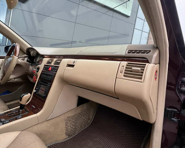 Фиолетовый Мерседес Е-Класс, объемом двигателя 4.97 л и пробегом 281 тыс. км за 7500 $, фото 31 на Automoto.ua