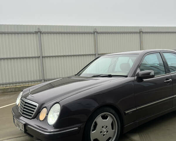 Фиолетовый Мерседес Е-Класс, объемом двигателя 4.97 л и пробегом 281 тыс. км за 7500 $, фото 2 на Automoto.ua