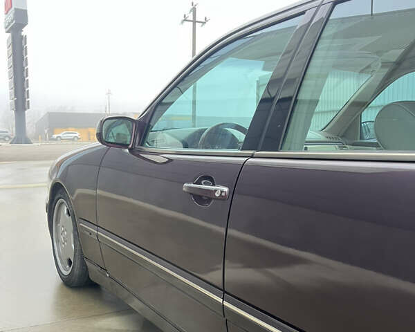 Фиолетовый Мерседес Е-Класс, объемом двигателя 4.97 л и пробегом 281 тыс. км за 7500 $, фото 14 на Automoto.ua