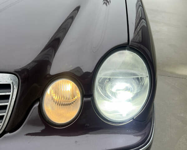 Фиолетовый Мерседес Е-Класс, объемом двигателя 4.97 л и пробегом 281 тыс. км за 7500 $, фото 11 на Automoto.ua