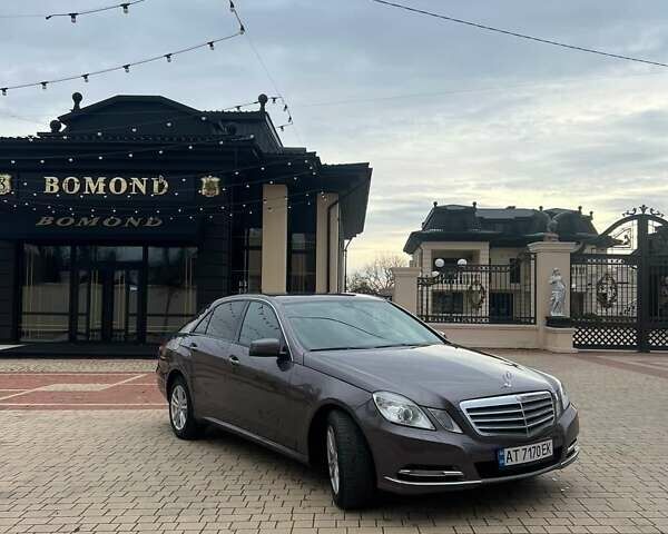 Фіолетовий Мерседес Е-Клас, об'ємом двигуна 2.1 л та пробігом 380 тис. км за 13000 $, фото 6 на Automoto.ua