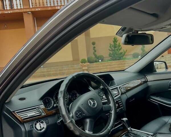 Фіолетовий Мерседес Е-Клас, об'ємом двигуна 2.1 л та пробігом 380 тис. км за 13000 $, фото 2 на Automoto.ua