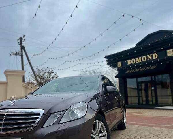 Фіолетовий Мерседес Е-Клас, об'ємом двигуна 2.1 л та пробігом 380 тис. км за 13000 $, фото 5 на Automoto.ua