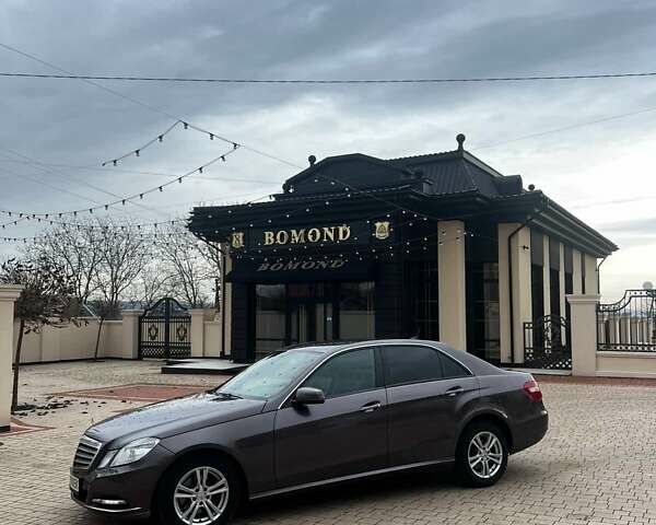 Фіолетовий Мерседес Е-Клас, об'ємом двигуна 2.1 л та пробігом 380 тис. км за 13000 $, фото 7 на Automoto.ua