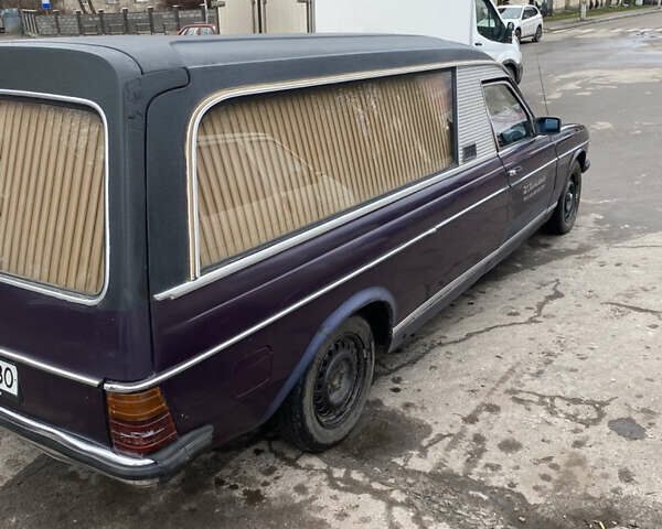 Фиолетовый Мерседес Е-Класс, объемом двигателя 2.5 л и пробегом 285 тыс. км за 3600 $, фото 3 на Automoto.ua