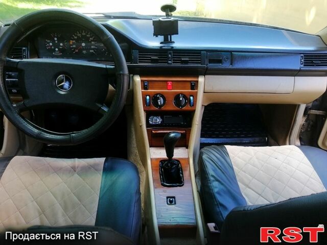 Коричневий Мерседес Е-Клас, об'ємом двигуна 2 л та пробігом 200 тис. км за 1200 $, фото 5 на Automoto.ua