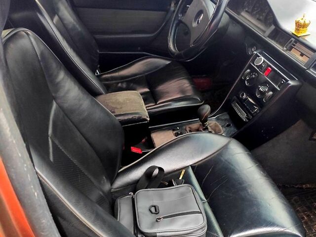 Коричневый Мерседес Е-Класс, объемом двигателя 2.3 л и пробегом 550 тыс. км за 1350 $, фото 4 на Automoto.ua