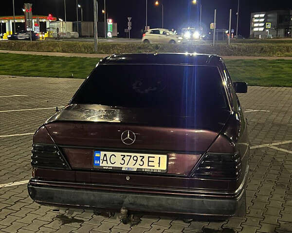 Коричневый Мерседес Е-Класс, объемом двигателя 2 л и пробегом 500 тыс. км за 2500 $, фото 4 на Automoto.ua