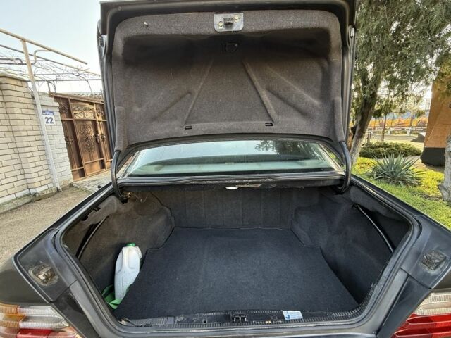 Коричневый Мерседес Е-Класс, объемом двигателя 2.6 л и пробегом 260 тыс. км за 2000 $, фото 20 на Automoto.ua