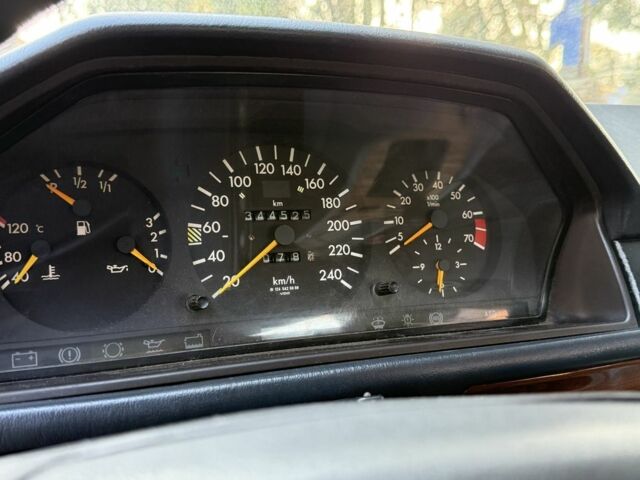 Коричневый Мерседес Е-Класс, объемом двигателя 2.6 л и пробегом 260 тыс. км за 2000 $, фото 17 на Automoto.ua