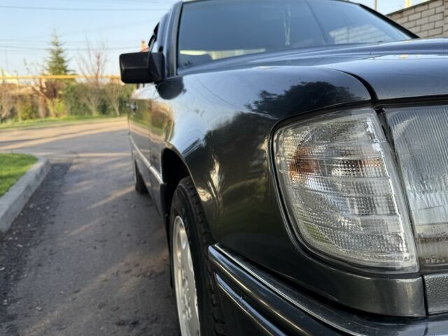 Коричневый Мерседес Е-Класс, объемом двигателя 2.6 л и пробегом 260 тыс. км за 2000 $, фото 5 на Automoto.ua