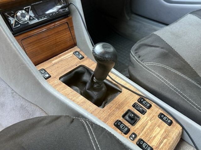 Коричневый Мерседес Е-Класс, объемом двигателя 2.6 л и пробегом 260 тыс. км за 2000 $, фото 15 на Automoto.ua