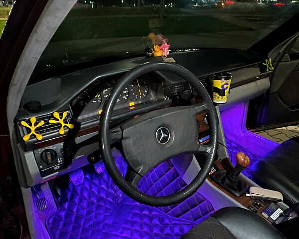 Коричневый Мерседес Е-Класс, объемом двигателя 2 л и пробегом 500 тыс. км за 2500 $, фото 14 на Automoto.ua