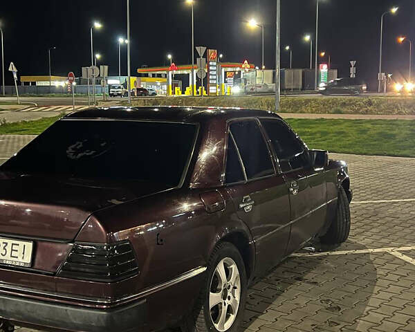 Коричневый Мерседес Е-Класс, объемом двигателя 2 л и пробегом 500 тыс. км за 2500 $, фото 5 на Automoto.ua